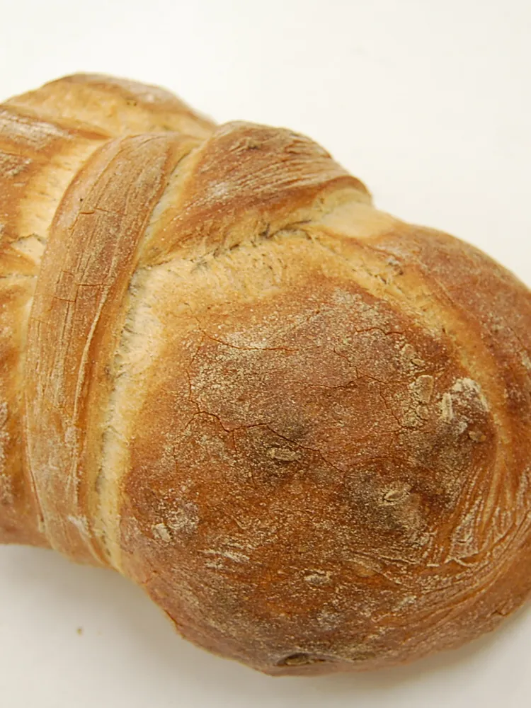 Weizenbrot mit Lavendelblüten